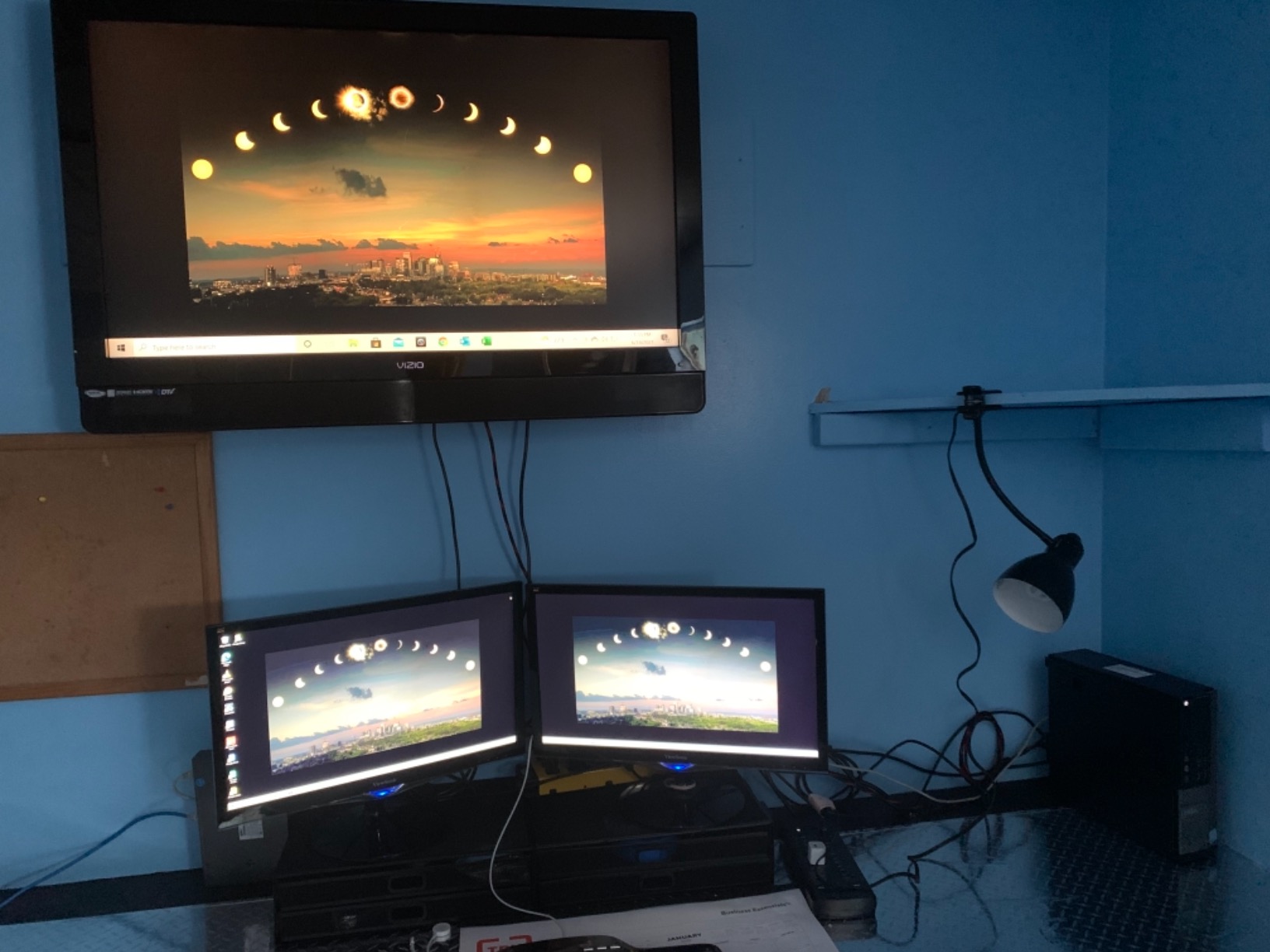 Alienware Aurora R16 Gaming Desktop, NVIDIA RTX 5080 16GB GDDR7, Intel Ultra 9 285K, Wi-Fi 7, 64 GB DDR5, 2 TB SSD, 2 TB HDD, AlienFX Liquid Cooling, Windows 11 Pro, w/Accessories - Customer Photo 4