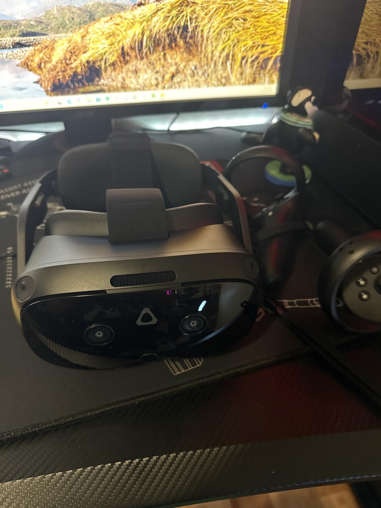 HTC Vive Focus Vision Wired Bundle — XR Headset with DisplayPort PC VR Streaming Kit - Customer Photo 1