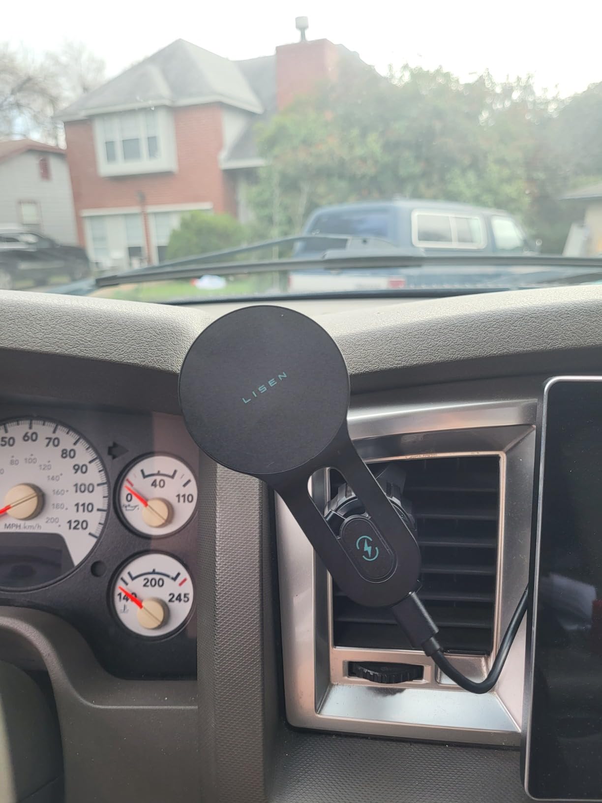 LISEN 15W MagSafe Car Mount Charger, [Stable & Fast Charging] Magnetic Wireless Car Charger, Car Phone Holder Charger Fits iPhone 17 Pro Max Air 16-12,Pixel 10, Samsung S25/S24 with MagSafe Case - Customer Photo 4