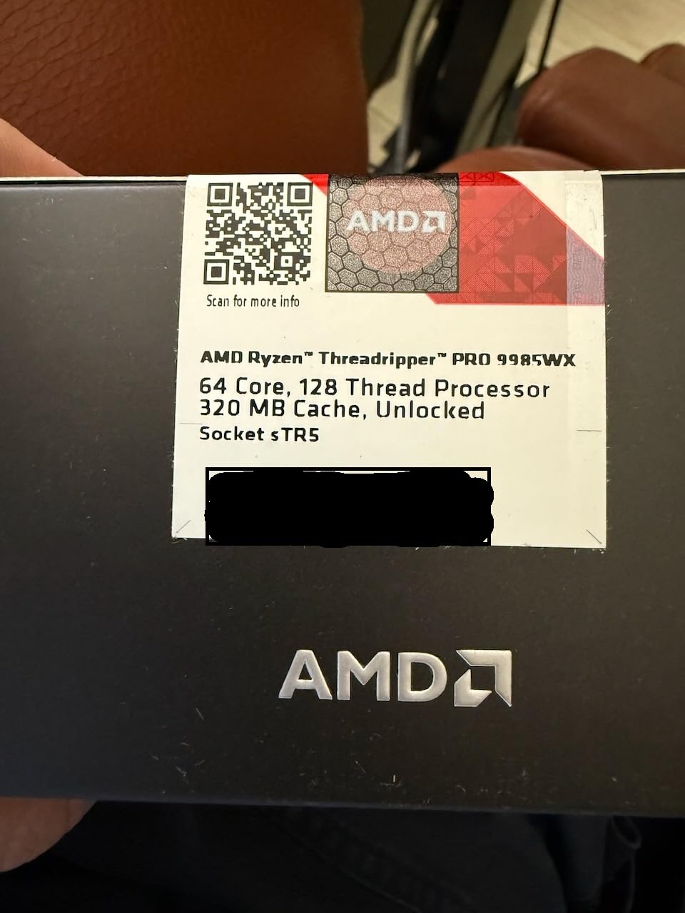 AMD Ryzen Threadripper PRO 9985WX - Ryzen Threadripper PRO Shimada Peak 64-Core - Customer Photo 1
