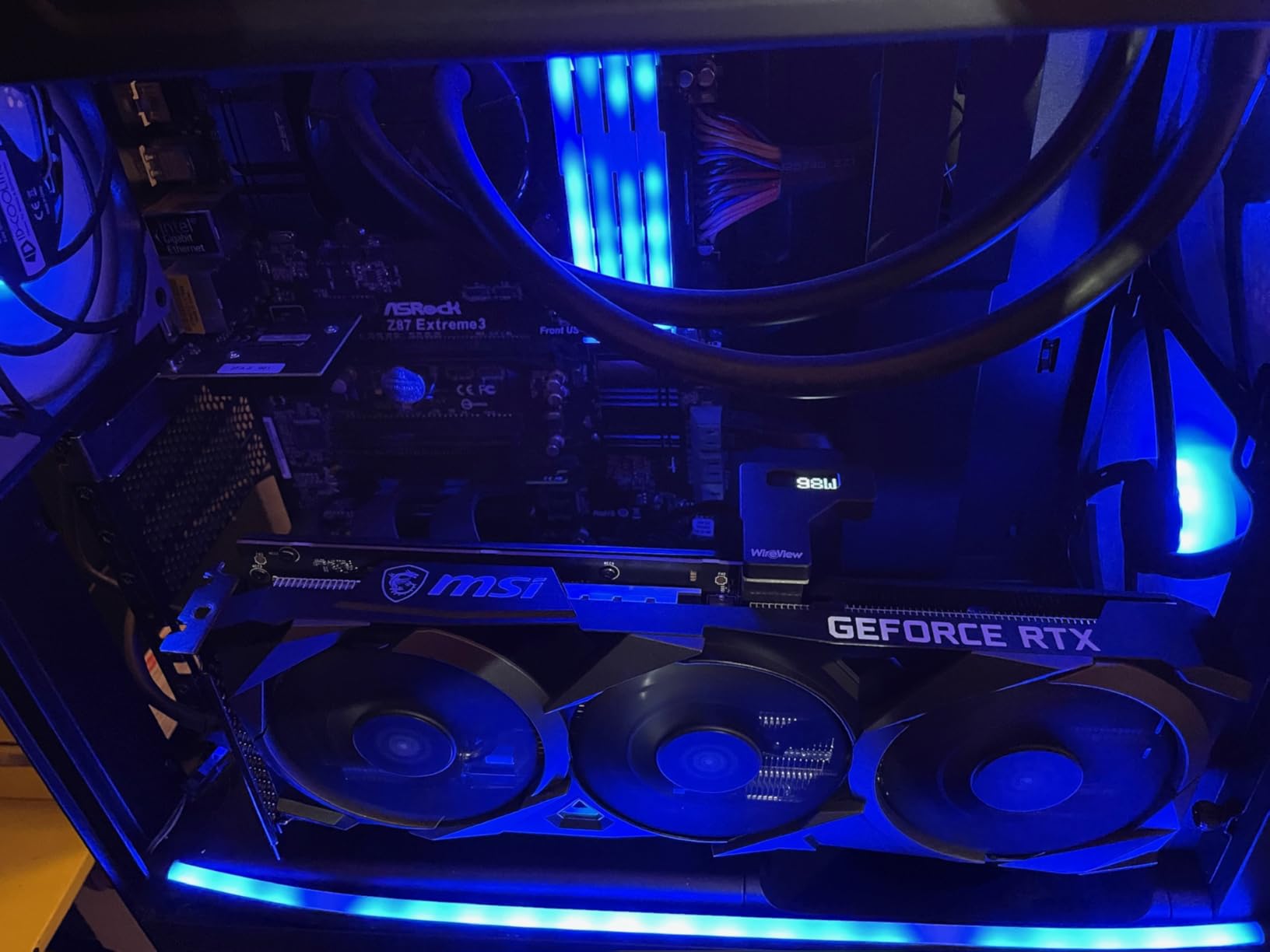 PCIe 5.0 Riser Cable | RTX5090 RTX4090 RX9070 RX7900 GPU Ready | Compatible with PCIe 5.0/4.0 GPU | 90 Degree Right Angle for Vertical GPU Mount| Flexible PVC Gpu Riser Cable 200mm Black - Customer Photo 3