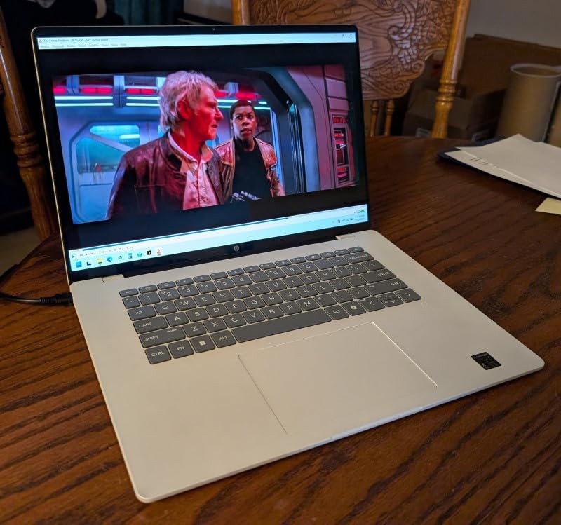 HP OmniBook 5 16 inch Next Gen AI PC, 2K Touchscreen, Snapdragon X Plus X1P-42-100, 16 GB RAM, 512 GB SSD, Qualcomm Adreno GPU, Windows 11 Home, Copilot+ PC, Glacier Silver, 16-fb0000nr - Customer Photo 4