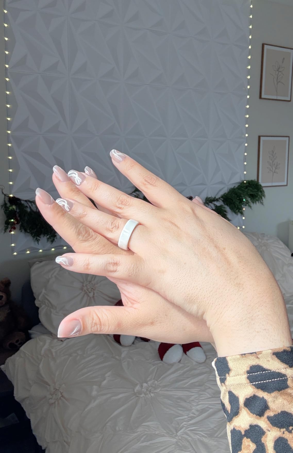 Oura Ring 4 Ceramic - Tide - Size 8 - Size Before You Buy - Customer Photo 2