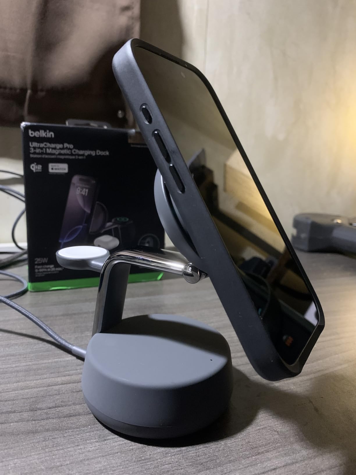 Belkin MagSafe Charger Compatible, 3-in-1 Charging Station, Qi2.2 25W w/Cooling Fan (On/Off Control) Magnetic Wireless Charger for iPhone 17, Apple Watch, AirPods, Pixel 10 (45W Adapter Included) - Customer Photo 2