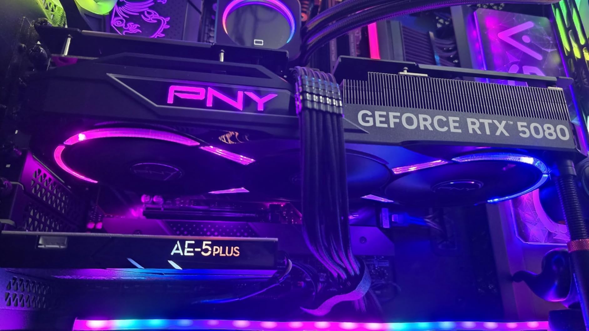 PNY NVIDIA GeForce RTX™ 5080 OC Triple Fan, Graphics Card (16GB GDDR7, 256-bit, Boost Speed: 2730 MHz, PCIe® 5.0, HDMI®/DP 2.1, 2.99-Slot, NVIDIA Blackwell Architecture, DLSS 4) - Customer Photo 3