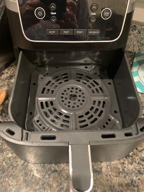 Ninja Air Fryer with Air Crisp 5 QT Capacity, 4-in-1 Pro Air Fry, Roast, Reheat, Dehydrate, 400F Max Temp, 1750 Watts, AF141 customer photo 2