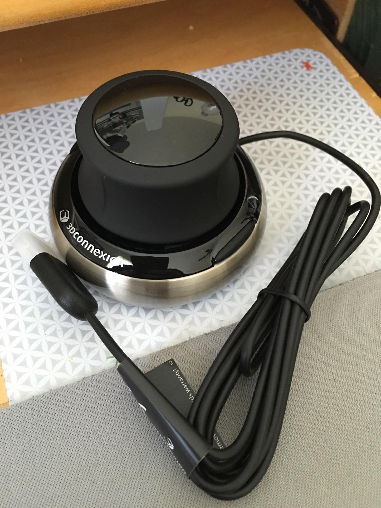 3Dconnexion 3DX-700028 SpaceNavigator 3D Mouse customer photo 2