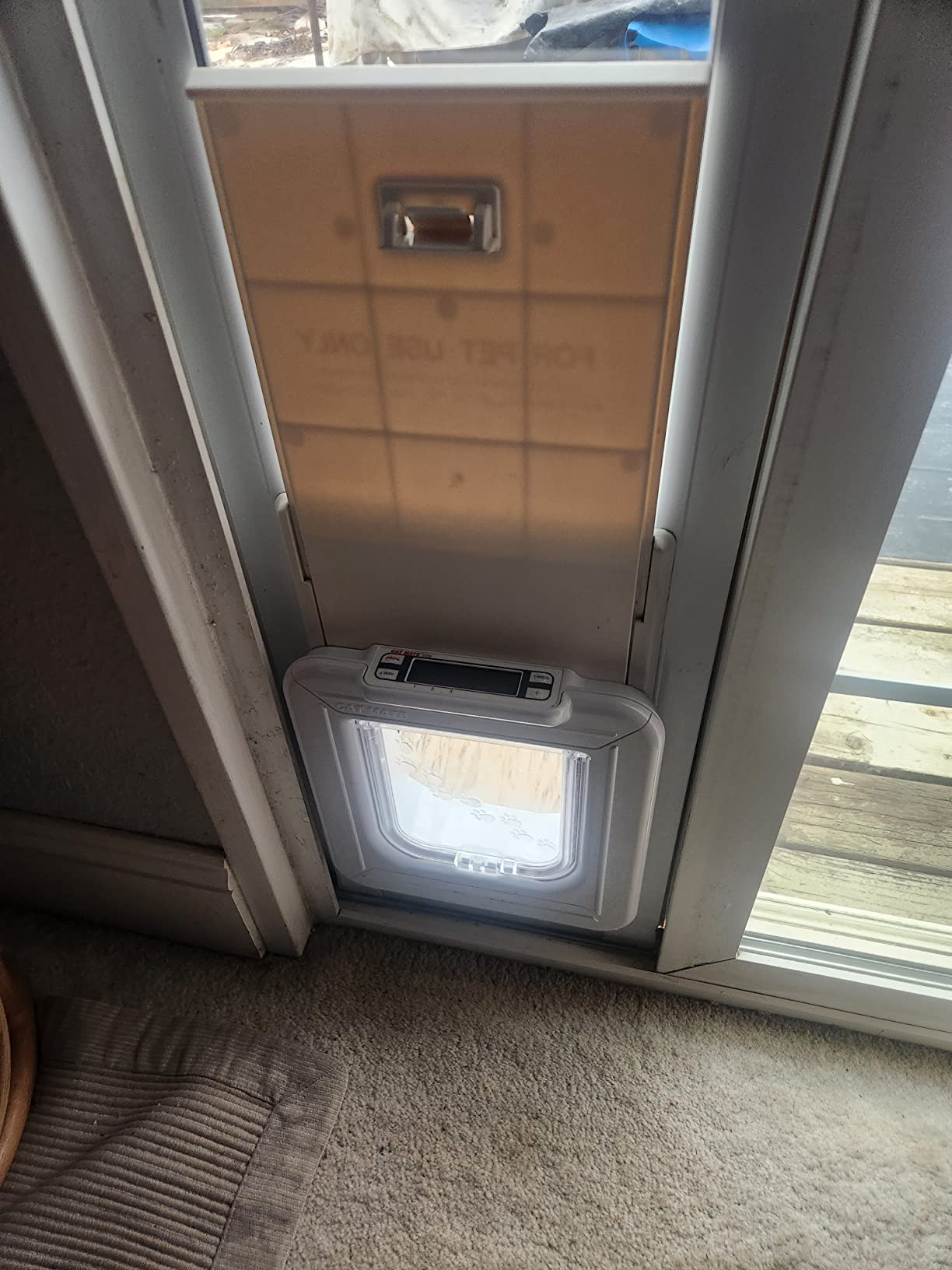Cat Mate Elite I.D Disc Cat Flap with Timer Control (305) - Compatible with Pet Mate I.D Discs, for Small to Average Sized Cats, for Glass, UPVC, Walls and Wood, White customer photo 1
