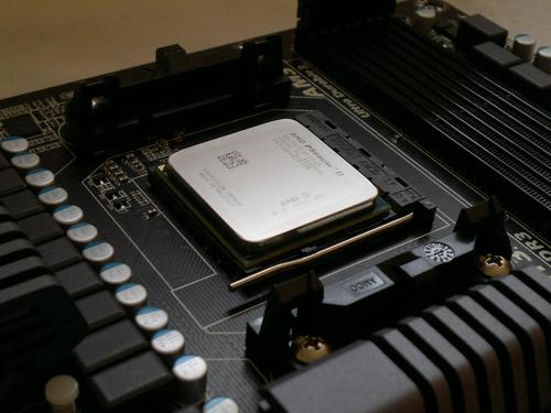 AMD Phenom II X4 965 AM3 3.4Ghz 512KB 45NM 125W 4000MHZ customer photo 1