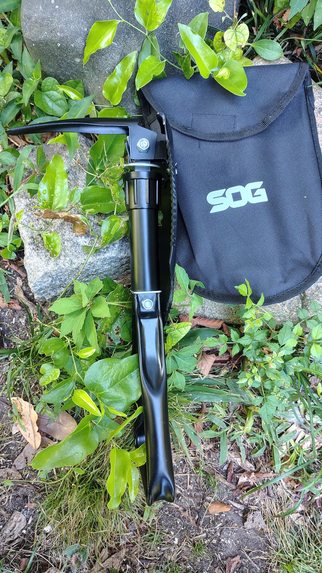 SOG Entrenching Tool - 18.25 Inch Folding Survival Shovel with Wood Saw Edge and Tactical Shovel Carry Case customer photo 1