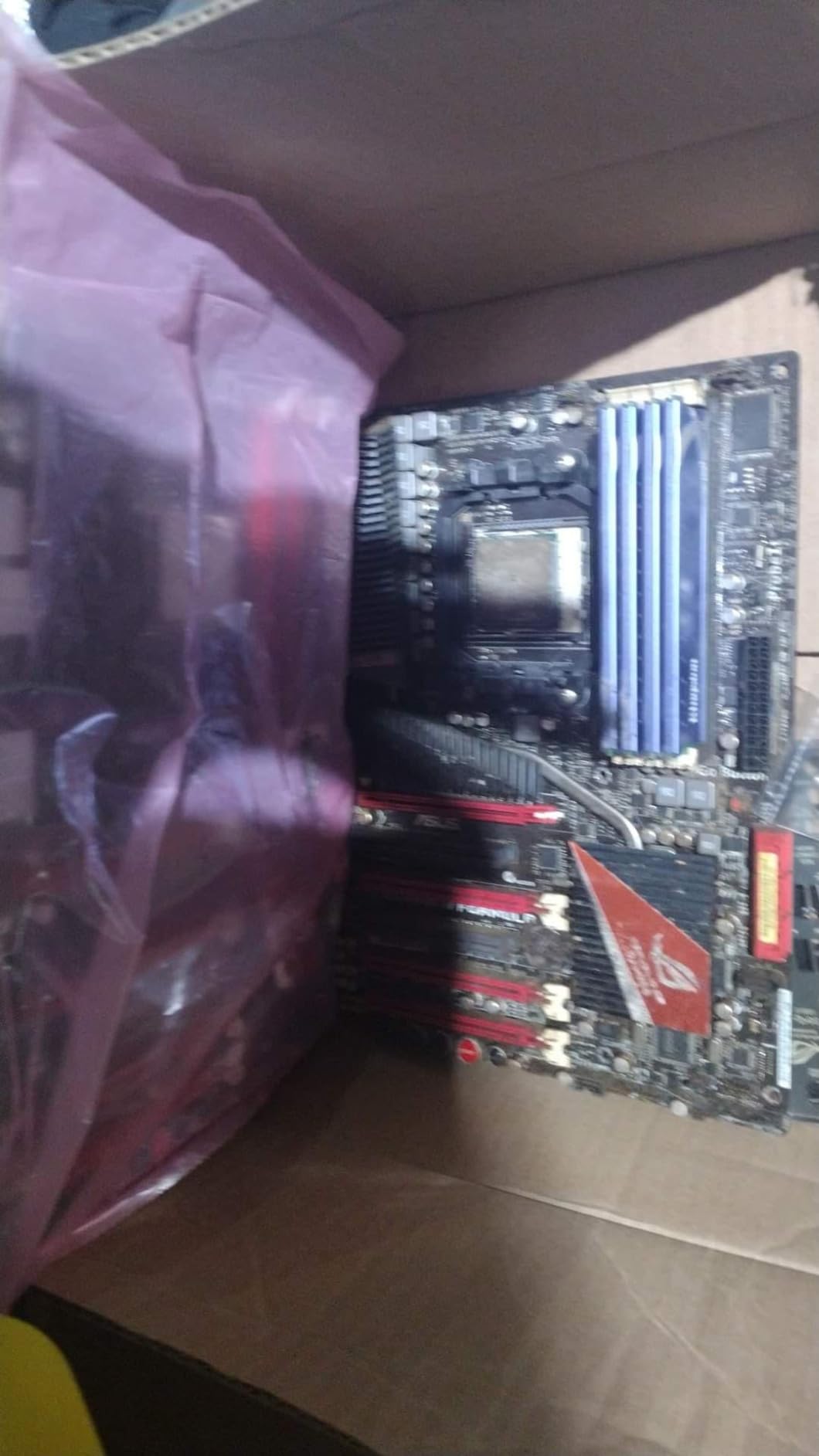 AMD Phenom II X6 1090T 3.20 GHz Processor HDT90ZFBGRBOX customer photo 1