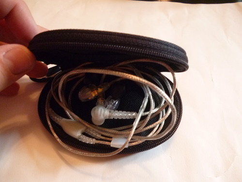SE215 PRO Wired Earbuds - Professional Sound Isolating Earphones, Clear Sound & Deep Bass, Single Dynamic MicroDriver, Secure Fit In Ear Monitor, plus Carrying Case & Fit Kit - Clear (SE215-CL) customer photo 1