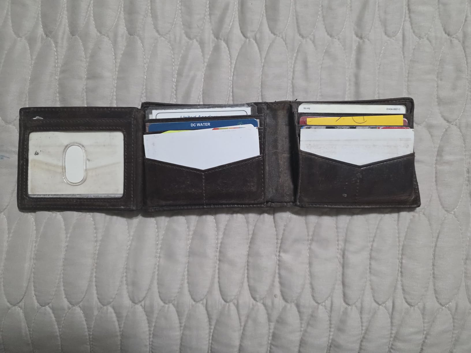 Fossil Men's Wallet, Derrick Leather RFID-Blocking Wallet, Bifold with Flip ID, Brown customer photo 1