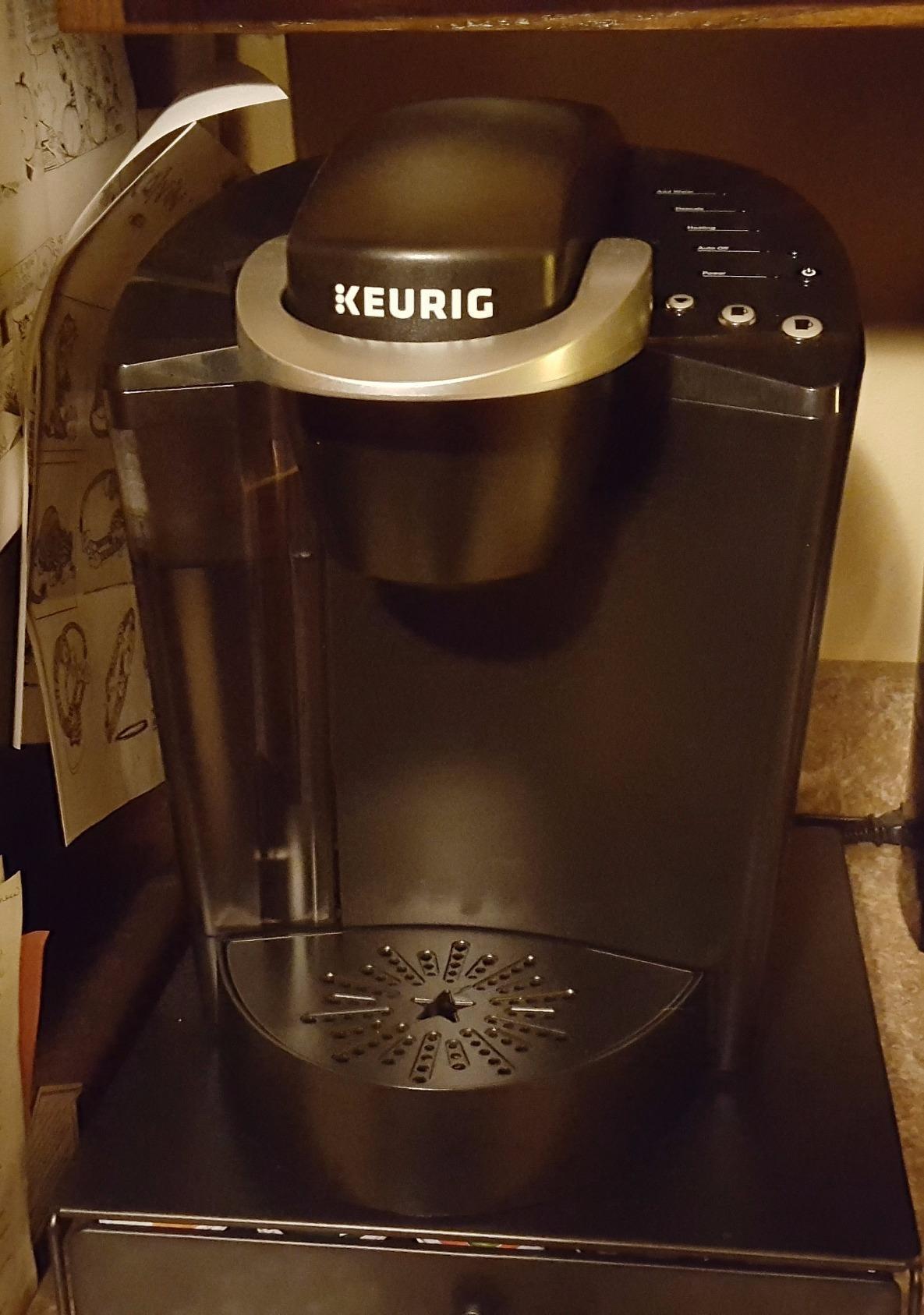 Keurig K-Classic Single Serve K-Cup Pod Coffee Maker, with 3 Brew Sizes, 48oz Removable Reservoir, Black customer photo 1