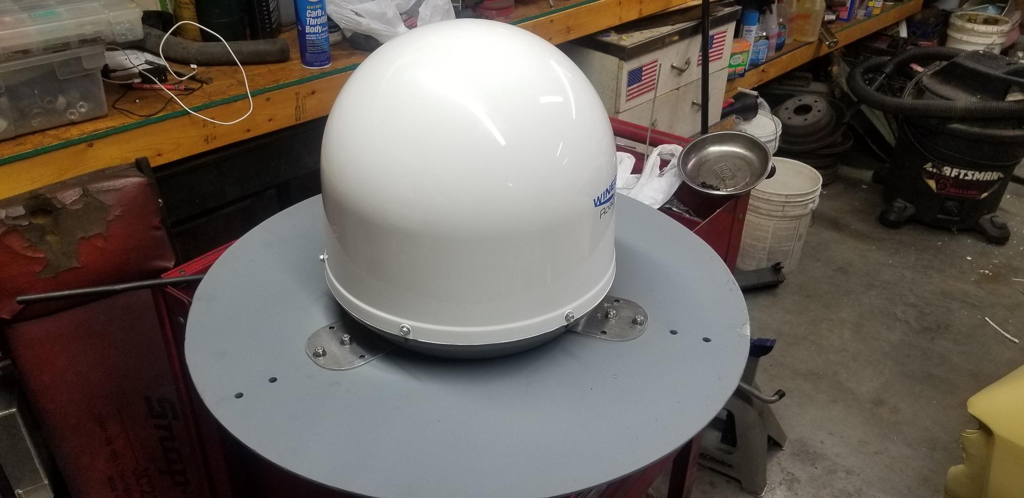 Winegard RT2000T Roadtrip T4 in-Motion RV Satellite Antenna - Automatic Multi-Satellite Tracking - Roof Mount Dome - High-Performance Mobile TV - White customer photo 1