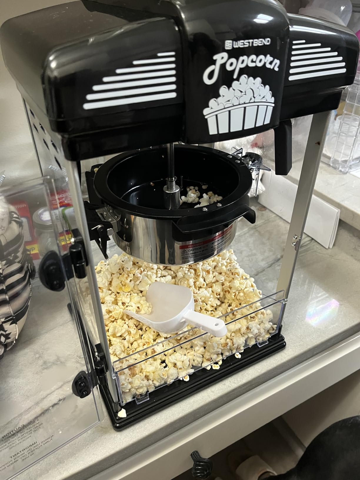 West Bend Stir Crazy Movie Theater Popcorn Popper, Gourmet Popcorn Maker Machine with Nonstick Popcorn Kettle, Measuring Tool and Popcorn Scoop for Popcorn Machine, 4-Qt., Red customer photo 1