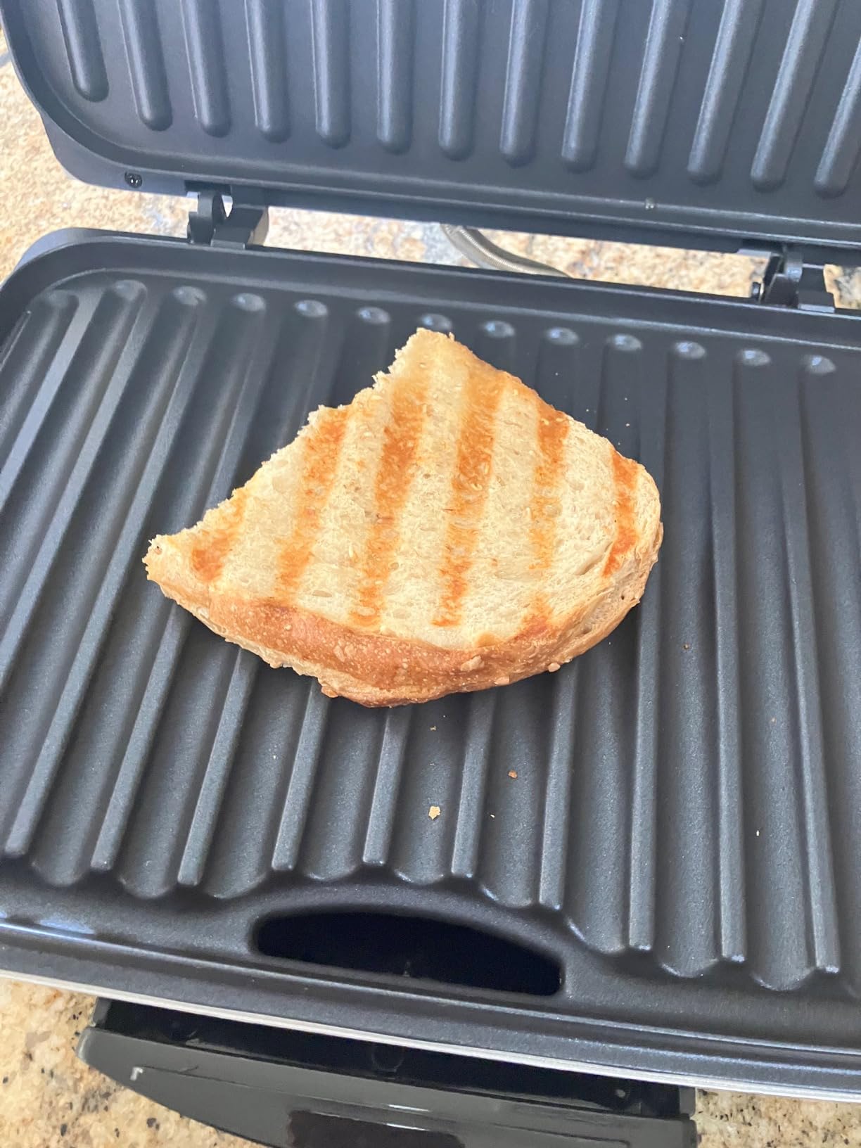 Hamilton Beach Electric Indoor Grill, 6-Serving, Large 90 sq. in. Nonstick Easy Clean Plates, Floating Hinge for Thicker Foods, 1200 Watts, 6.38