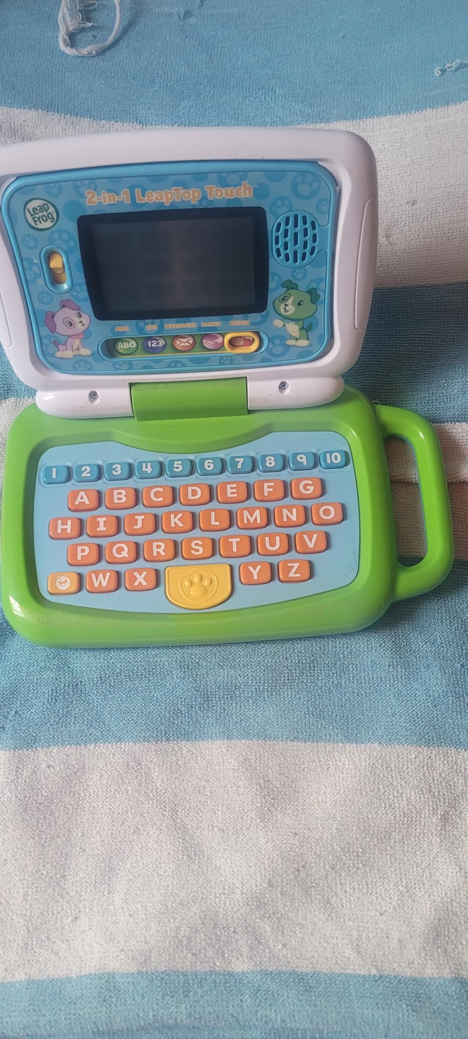 LeapFrog 2-in-1 LeapTop Touch, Green customer photo 1