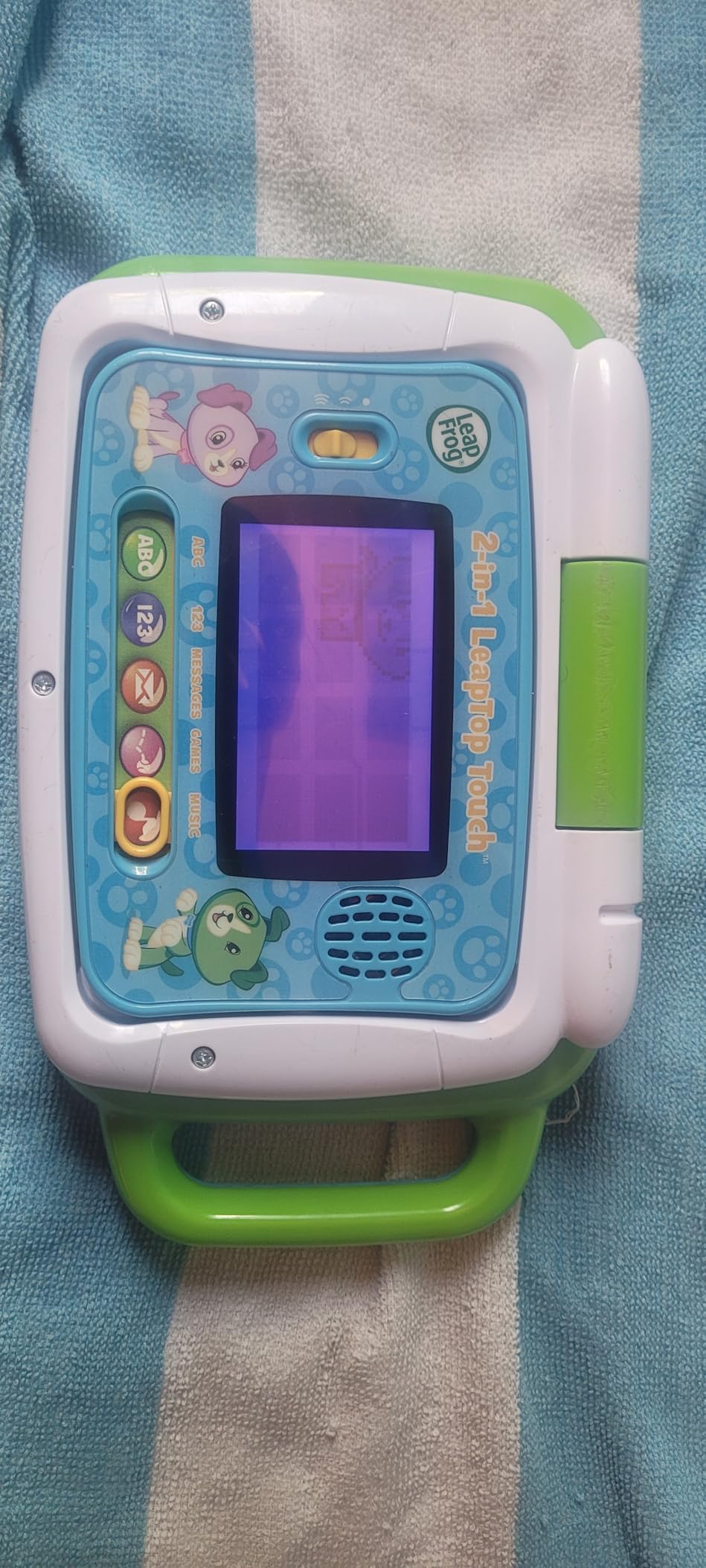 LeapFrog 2-in-1 LeapTop Touch, Green customer photo 2