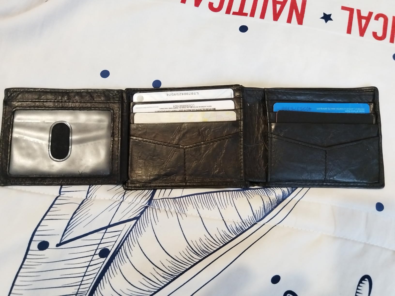 Fossil Men's Wallet, Wade Leather Bifold Wallet with Flip ID, Black customer photo 2