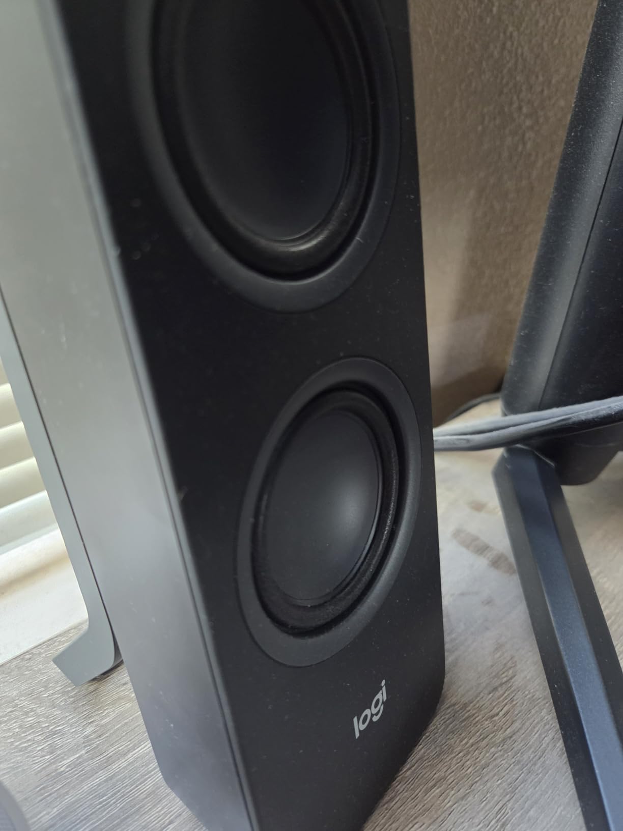 Logitech Z207 2.0 Stereo Computer Speakers with Bluetooth customer photo 1