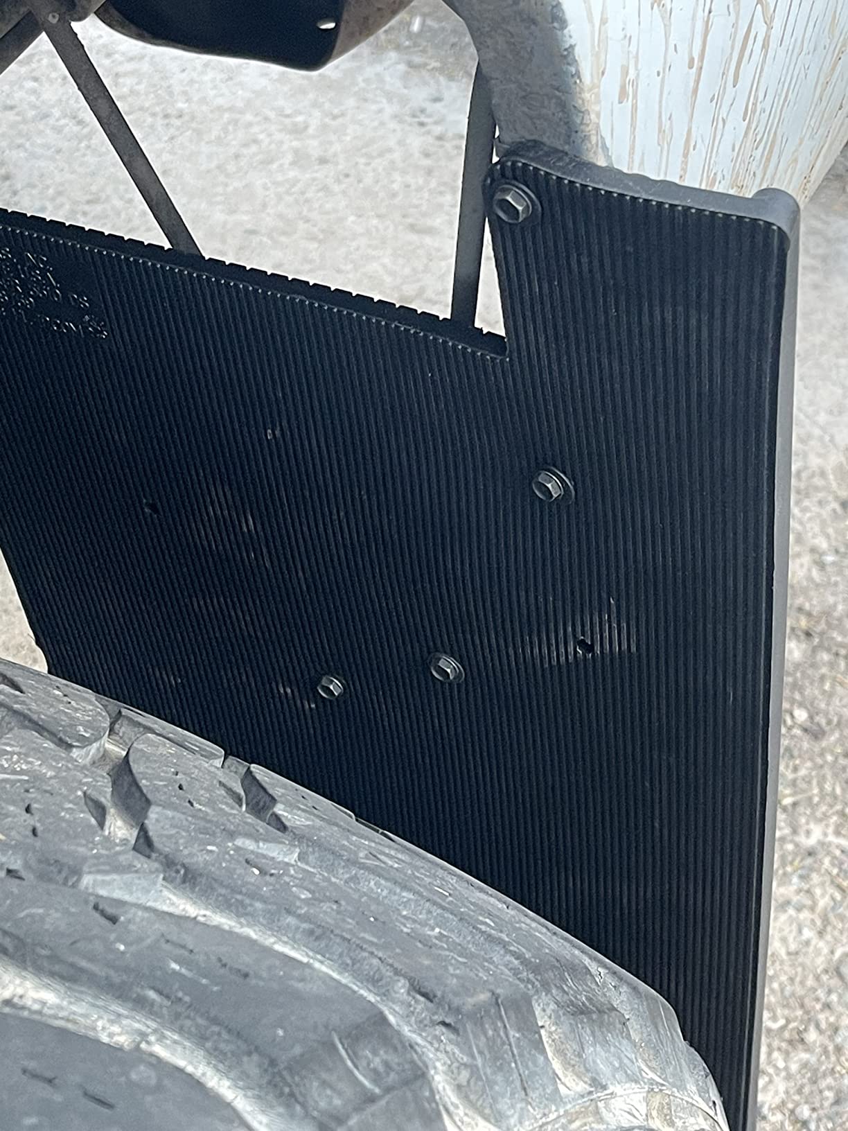 Husky Liners Universal Muddog Mud Flaps | Rubber Rear Mud Flaps - 12