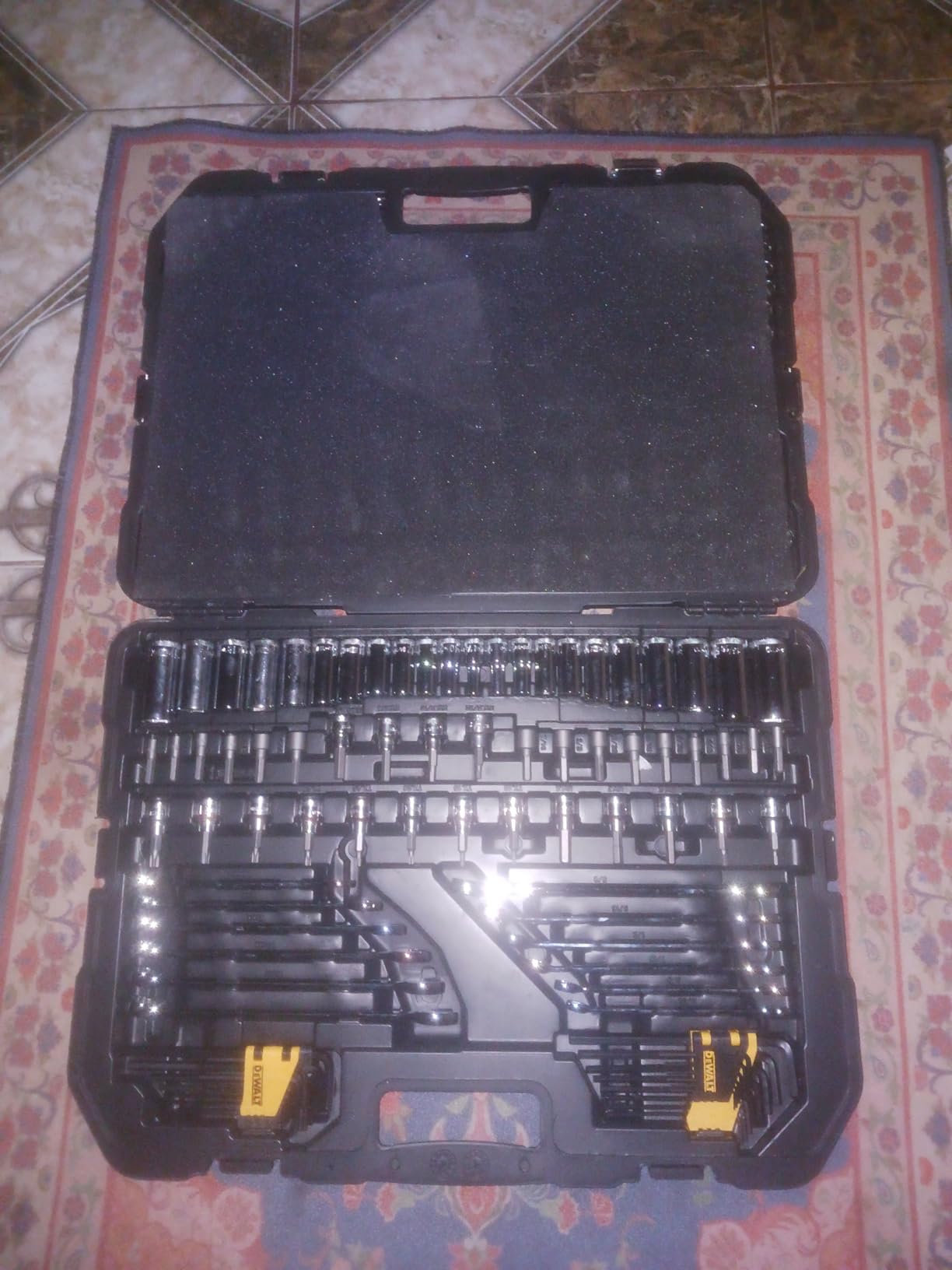 DEWALT Mechanic Tool Set, 247-Piece, 1/4 in., 3/8 in. and 1/2 in. Drive, SAE, Ratchets, Sockets, Hex Keys, Combination Wrenches, Polish Chrome Finish (DWMT81535) customer photo 1