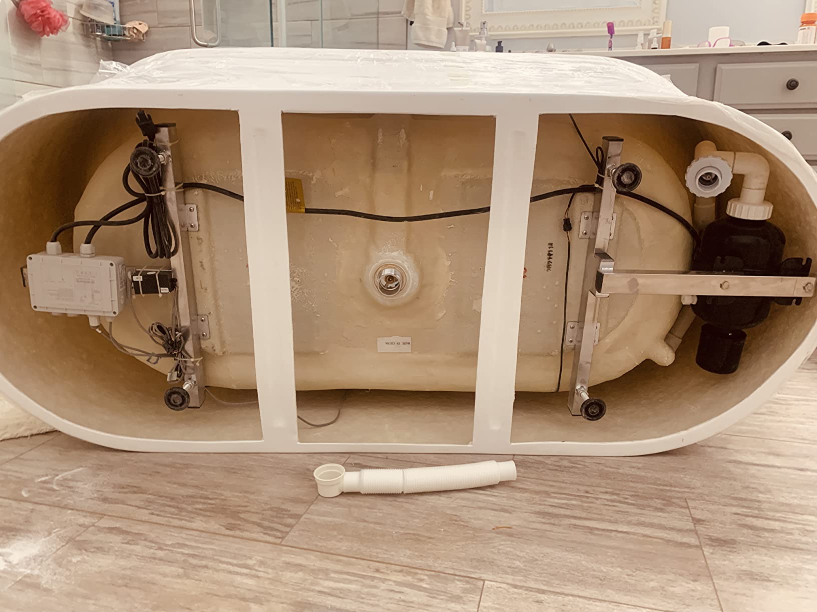 ANZZI Whirlpool Freestanding Bathtub 67 Inch Jericho Series Air Jetted Acrylic Glossy White, 200+ Bubble Jets, 4 Chroma-Therapeutic Lights, Center Drain, FT-AZ067 customer photo 1