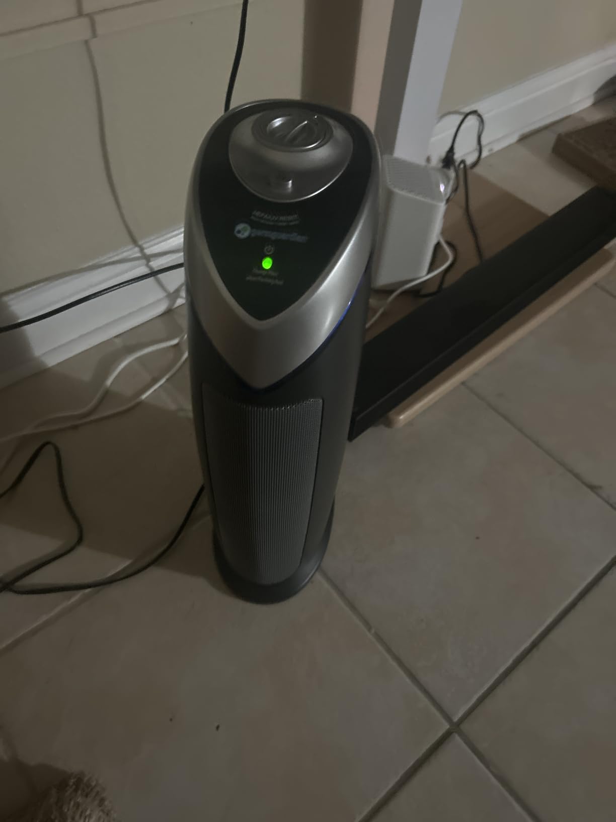 GermGuardian Air Purifier for Home with HEPA Pure Filter, for Wildfire Smoke, Pet Dander, Pollen, Odors, Large Rooms - 743 Sq. Ft., Removes 99.97% Pollutants, UV-C Light, 22
