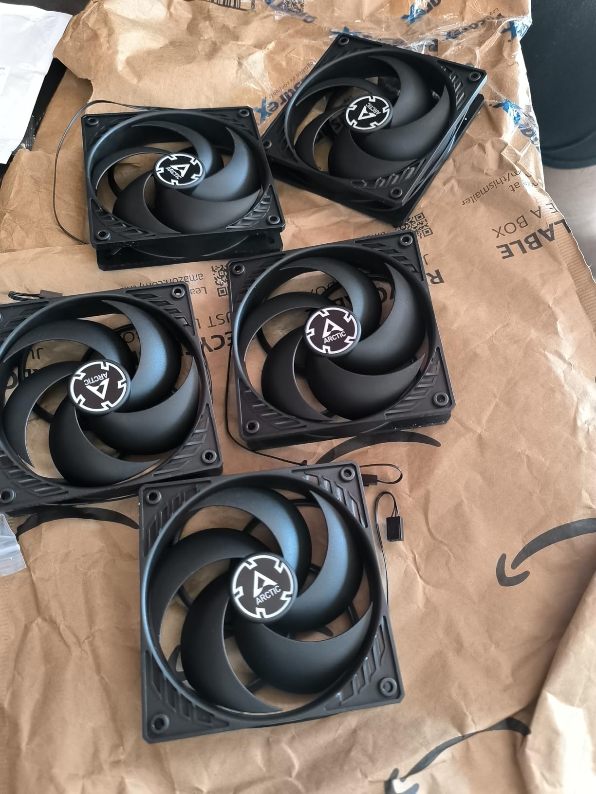ARCTIC P12 (5 Pack) - PC Fans, 120mm Case Fan, Pressure-optimised, Quiet Motor, Computer, Fan Speed: 1800 RPM - Black customer photo 1