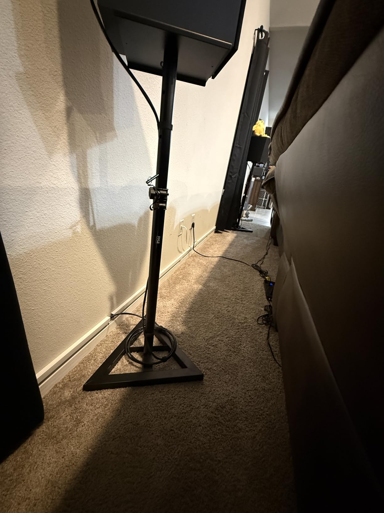 A+ ELECTRIC Cord Cover Full Kit, 26ft/315in Self-Adhesive Cable Raceway, 20 Snap-On Channels, Wire Hider for TV, HDMI & Speaker Cables, Includes Connectors & Corners, Paintable Cable Management, White customer photo 1
