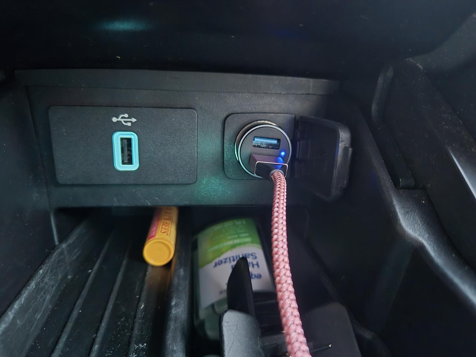 Anker 320 Car Charger (24W II), Mini Aluminum Alloy Dual USB with Blue LED customer photo 2