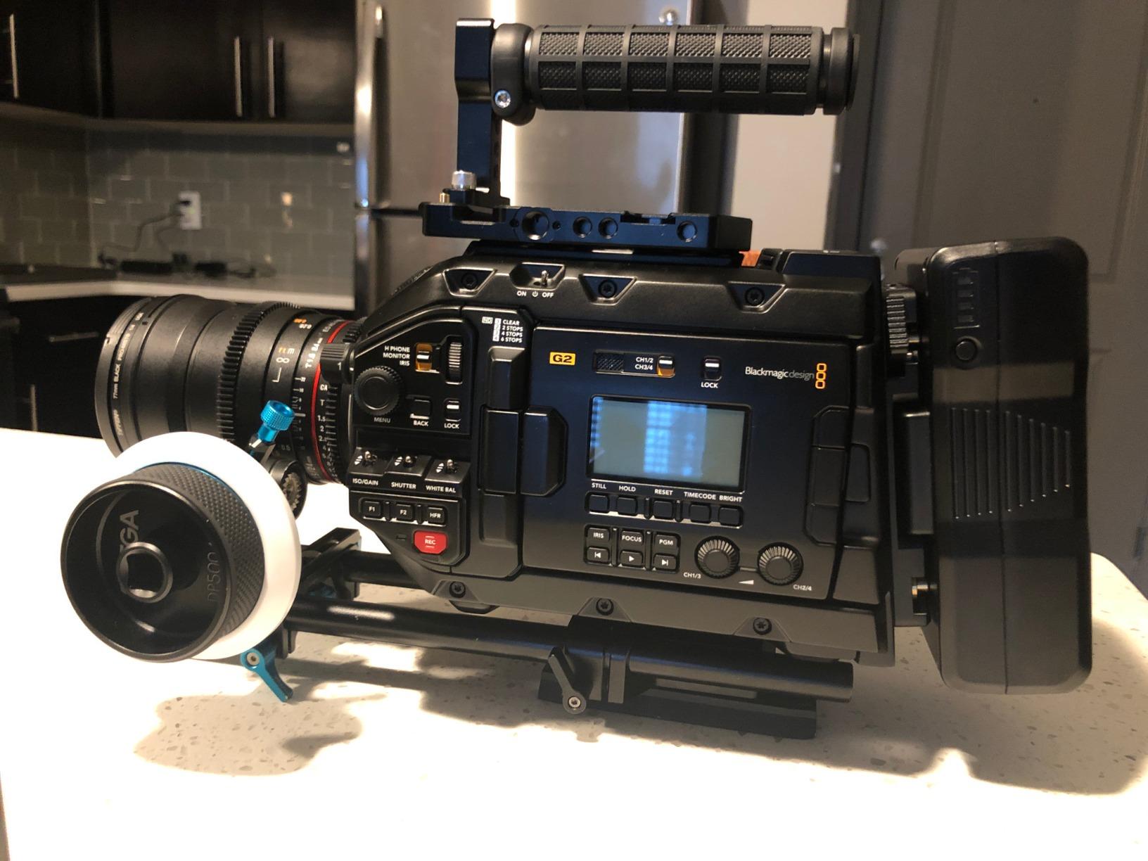 Blackmagic Design URSA Mini Pro 4.6K G2 Camcorder, Memory Card, CFast 2.0, SD, 10.2 cm (4in), LCD, Manual Camcorder, Black customer photo 1