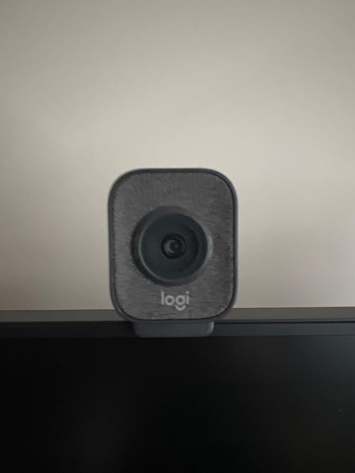 Logitech StreamCam Premium Webcam for Streaming and Content Creation, Full HD 1080p 60 fps, Works with Microsoft Teams, Google Meet, Zoom, Nintendo Switch 2’s new GameChat mode, for PC/Mac – Graphite customer photo 1