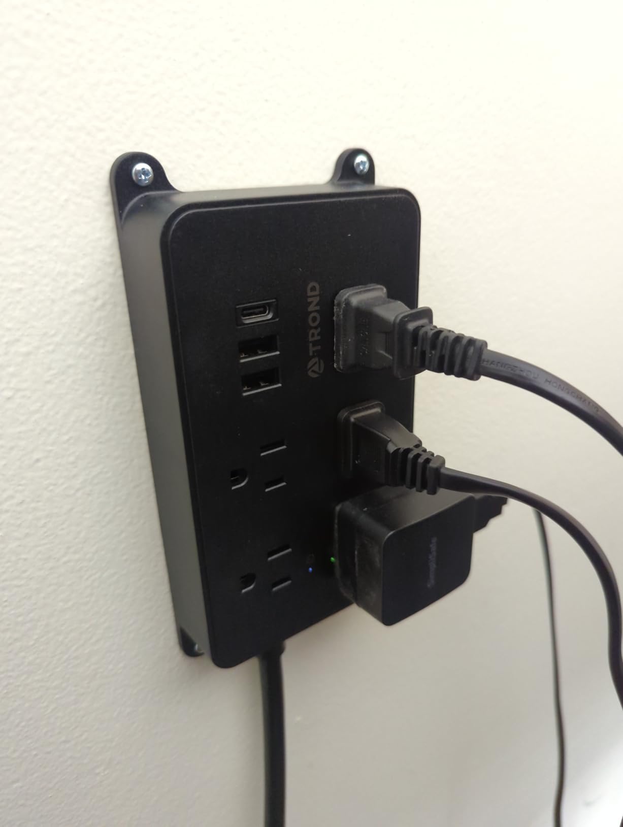 TROND Power Strip Surge Protector, 5 Widely-Spaced Outlets with 2 USB A and 2 USB C, ETL Listed, Wall Mountable, Flat Plug 5ft Extension Cord, 1300J customer photo 2