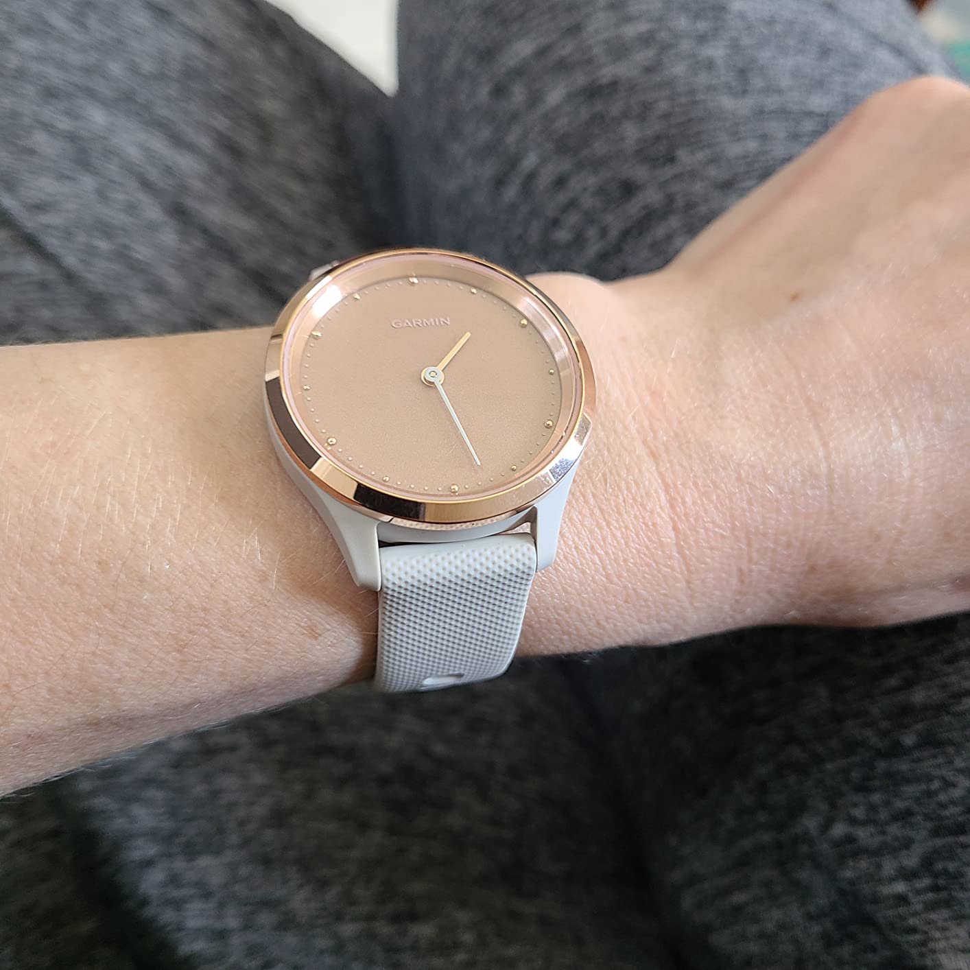 Garmin vivomove Style, Hybrid Smartwatch with Real Watch Hands and Hidden Color Touchscreen Displays, Rose Gold with Light Sand Case and Band, 39mm customer photo 1