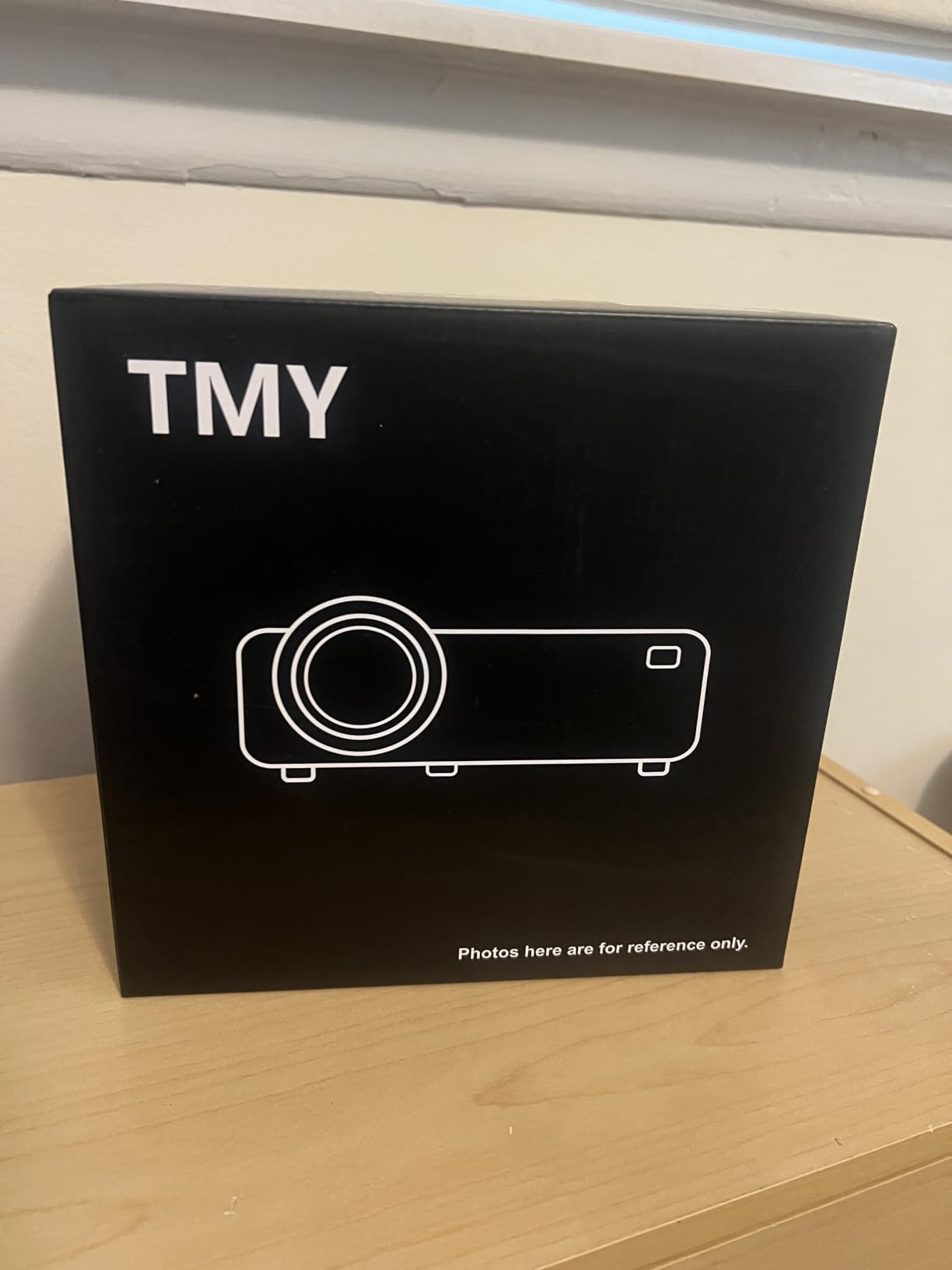 TMY 1080P Full HD Portable Mini Projector, Bluetooth Movie Projector, Compatible with TV Stick/Smartphone/PC/Game Console/HDMI/USB, Indoor & Outdoor Use, with Projector Screen customer photo 1