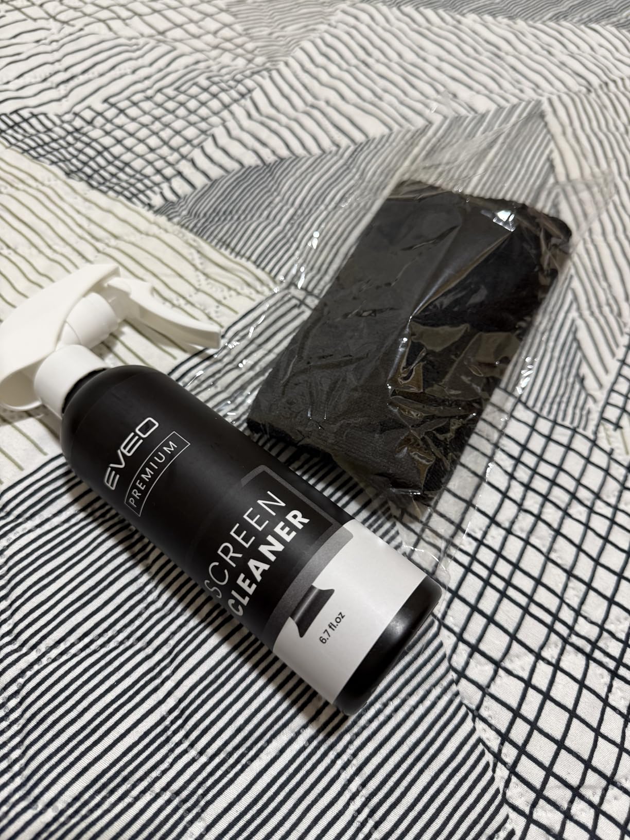 EVEO Screen Cleaner Spray - Large Screen Cleaner Bottle - TV Screen Cleaner, Computer Screen Cleaner, for Laptop, Phone, iPad - Computer Cleaning Kit Electronic Cleaner (1 Pack) customer photo 1