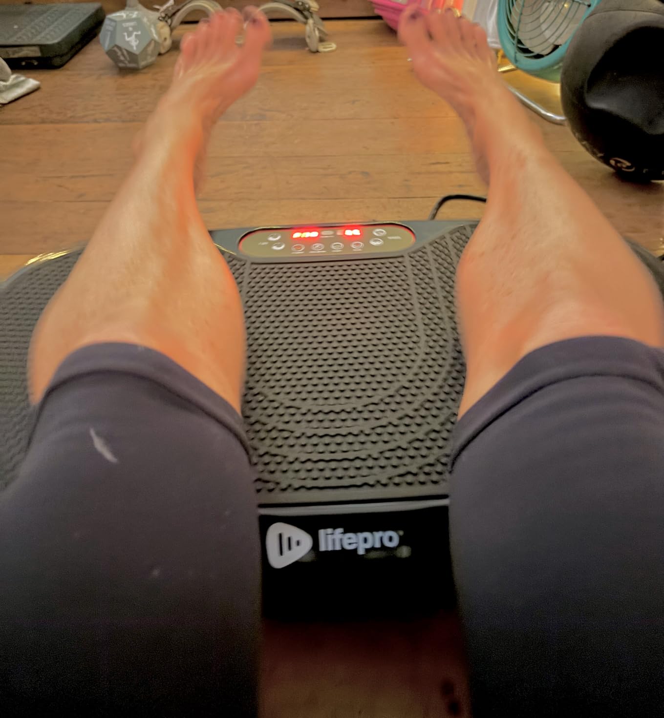 Lifepro Waver Mini Vibration Plate Exercise Machine with Remote & Bands - Compact Whole Body Vibrating Plate for Lymphatic Drainage & Muscle Toning - Shake Machine with 99 Speed Levels & 10 Presets customer photo 1