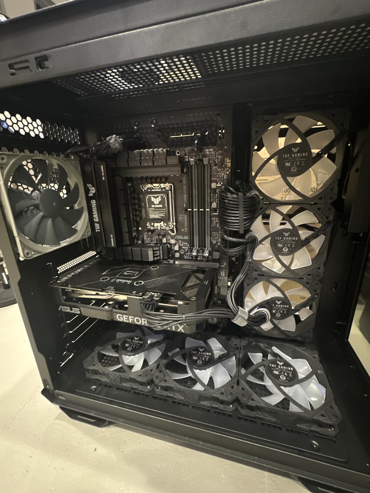 ASUS Dual GeForce RTX 4060 EVO OC Edition 8GB GDDR6 (PCIe 4.0, 8GB GDDR6, DLSS 3, HDMI 2.1a, DisplayPort 1.4a, Axial-Tech Fan Design, 0dB Technology, Dual BIOS, Auto-Extreme Technology) customer photo 1