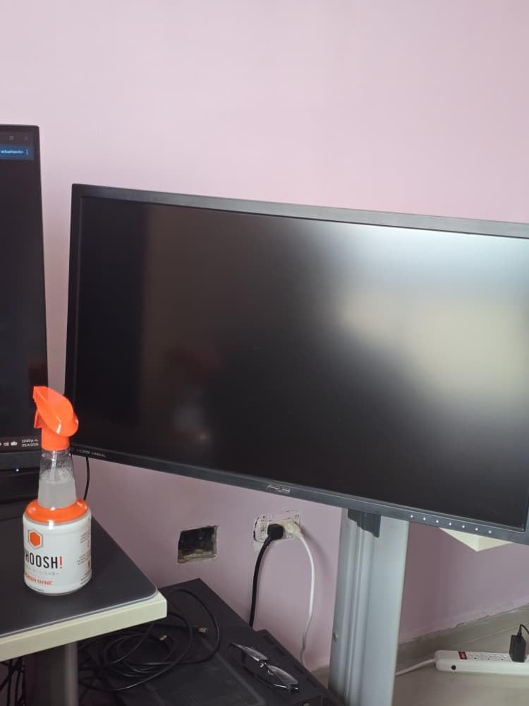 WHOOSH! Screen Shine Pro 16.9 fl oz Refillable Screen Cleaner for TV, OLED, and Monitors - Streak-Free Spray with Microfiber Cloth - Safe for Flat Screen, LCD, Smart Displays - Non-Toxic and Odorless customer photo 2