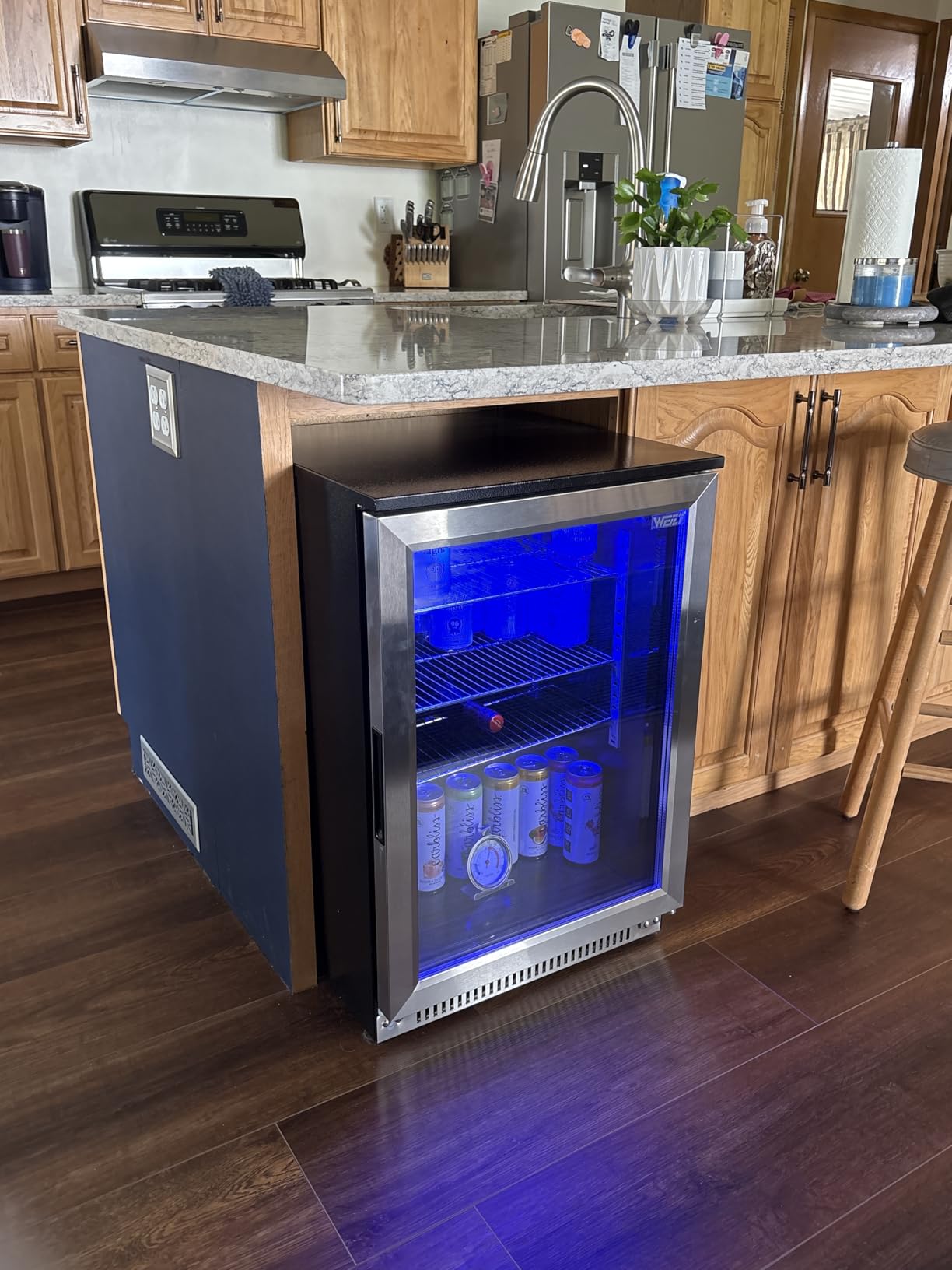 Weili 20 Inch Built in Beverage Refrigerator with Lock, Under Counter or Freestanding 120 Can Soda Beer Drink Cooler Fridge with Stainless Steel and Glass Door customer photo 2
