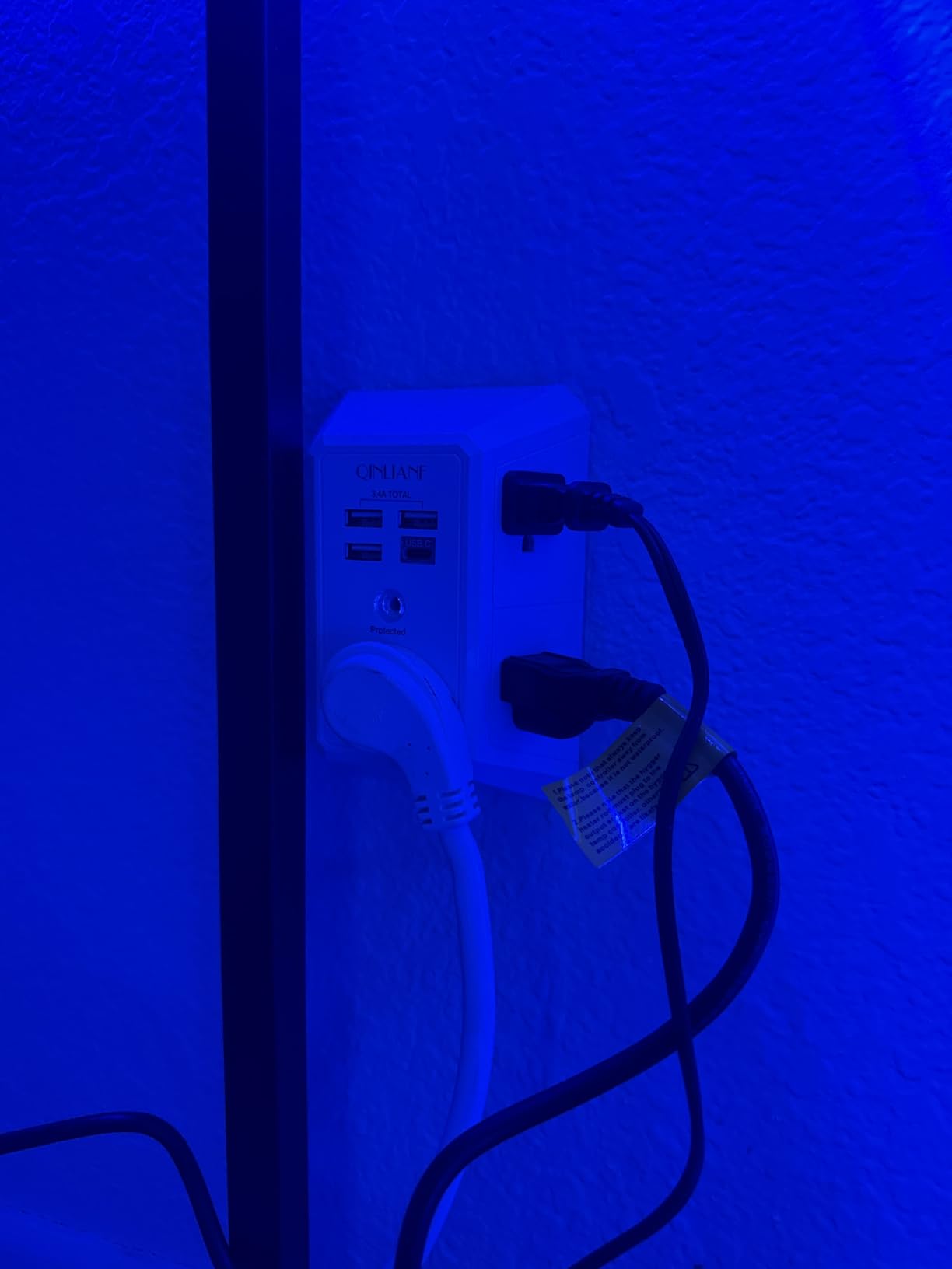 QINLIANF 5 Outlet Extender with 4 USB Ports, 1680 Joules, 3-Sided Power Strip, Multi Plug Wall Outlet Adapter customer photo 2