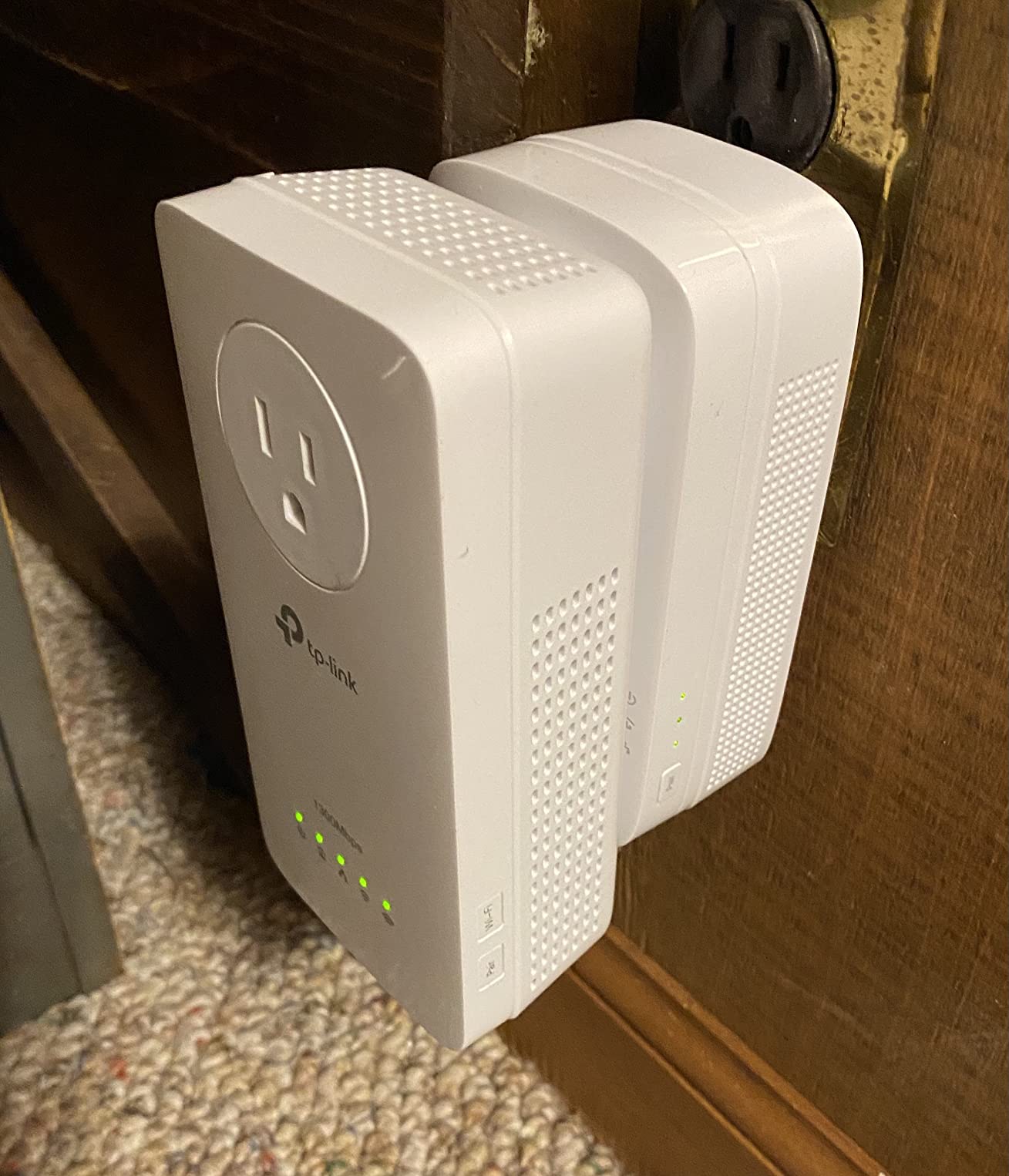 TP-Link Powerline WiFi Extender TL-WPA8631P KIT- Includes AV1300 Powerline Network Adapter and AC1200 Dual Band Extender, 2x2 MIMO, 3 Gigabit Ports, Passthrough, Plug & Play, Free Expert Support customer photo 2
