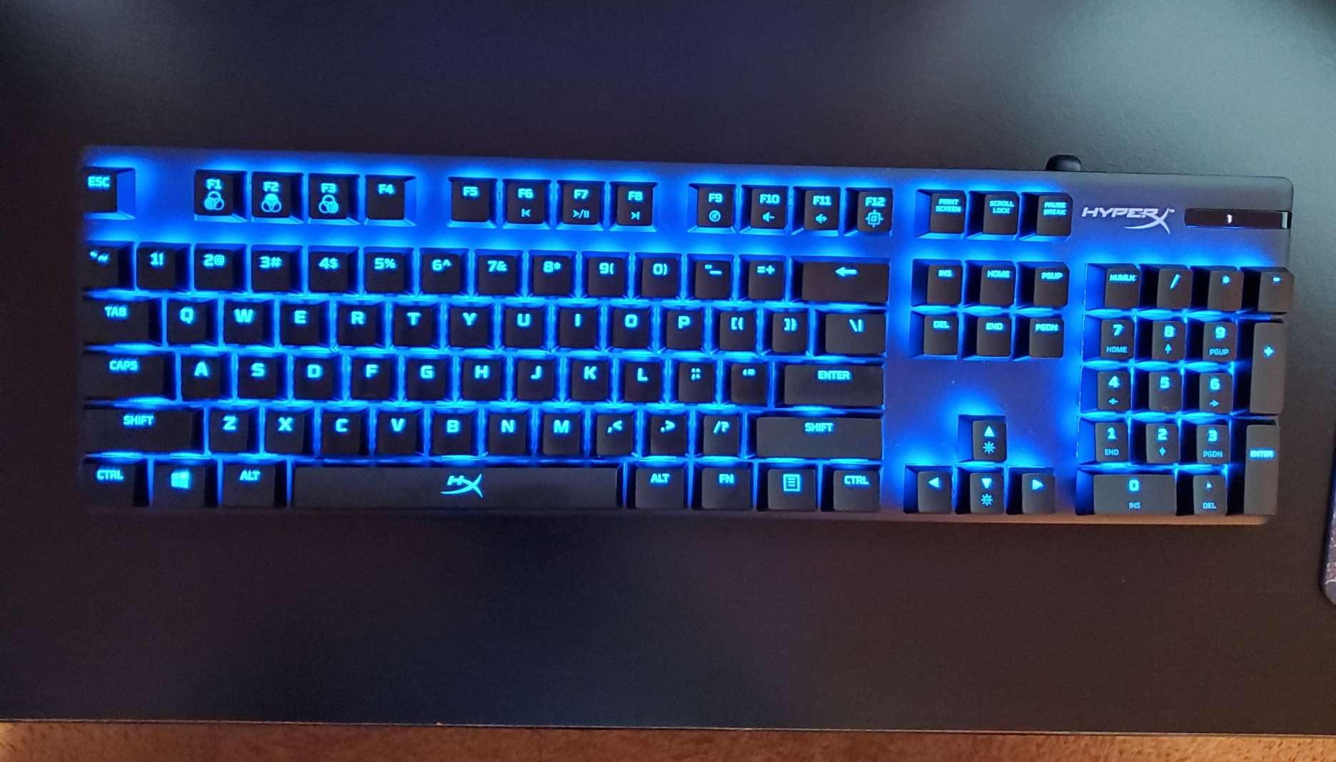 HyperX Alloy Origins 60 - Mechanical Gaming Keyboard, Ultra Compact 60% Form Factor, Double Shot PBT Keycaps, RGB LED Backlit, NGENUITY Software Compatible - Linear HyperX Red Switch, Black customer photo 2