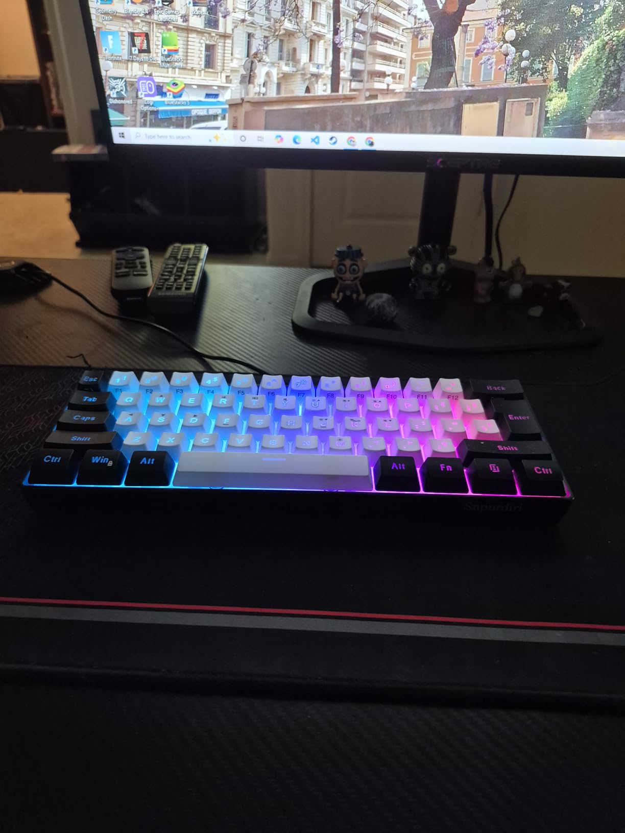 Snpurdiri 60% Wired Gaming Keyboard, 61 Keys RGB Backlit Ultra-Compact Small Gaming Keyboard, for PC/Mac Gamer, Typist, Travel, Easy to Carry on Business Trip(Black-White) customer photo 1