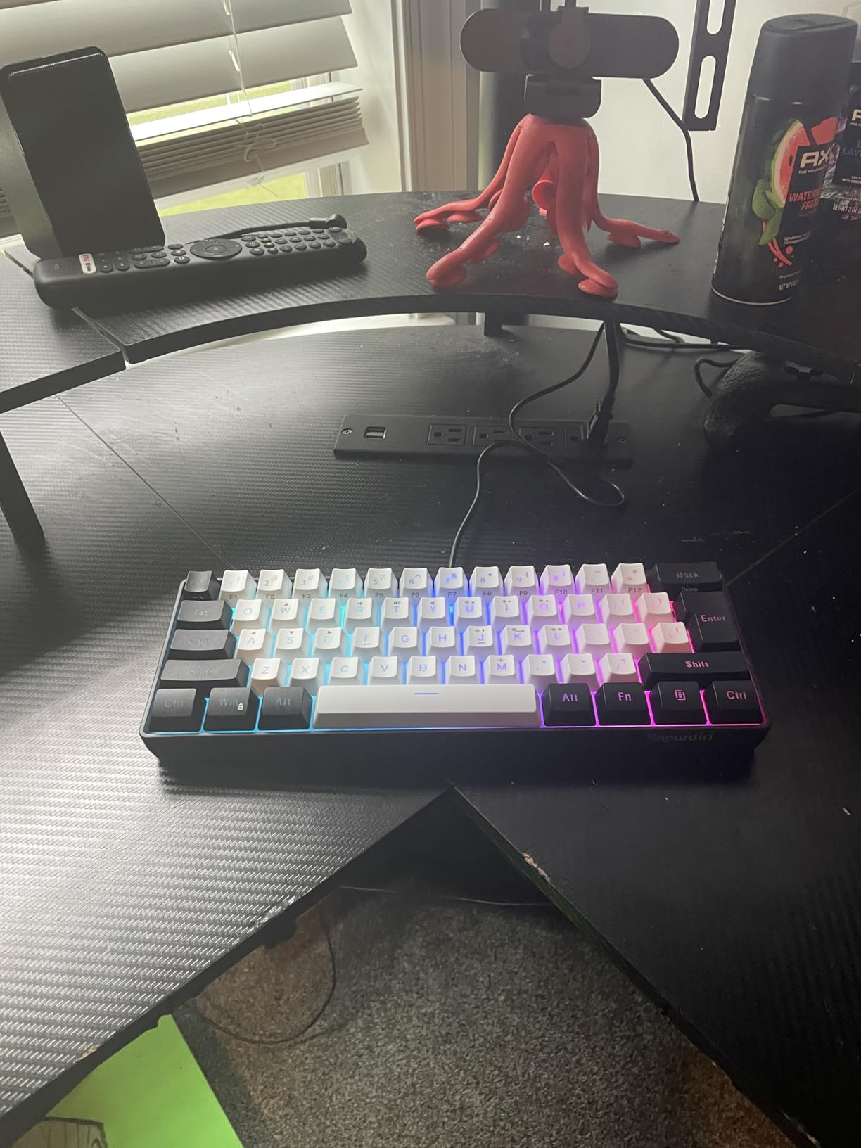 Snpurdiri 60% Wired Gaming Keyboard, 61 Keys RGB Backlit Ultra-Compact Small Gaming Keyboard, for PC/Mac Gamer, Typist, Travel, Easy to Carry on Business Trip(Black-White) customer photo 2