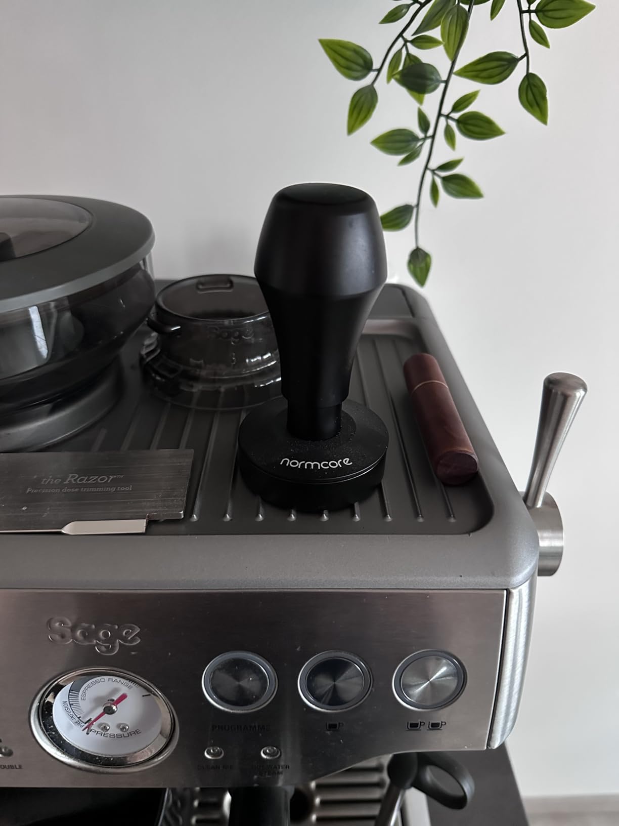 Normcore 58.5mm Coffee Tamper V4 - Spring-Loaded Tamper with 15lb / 25lb / 30lbs Replacement Springs - Anodized Aluminum Handle and Stand - Stainless Steel Flat Base, Black customer photo 2