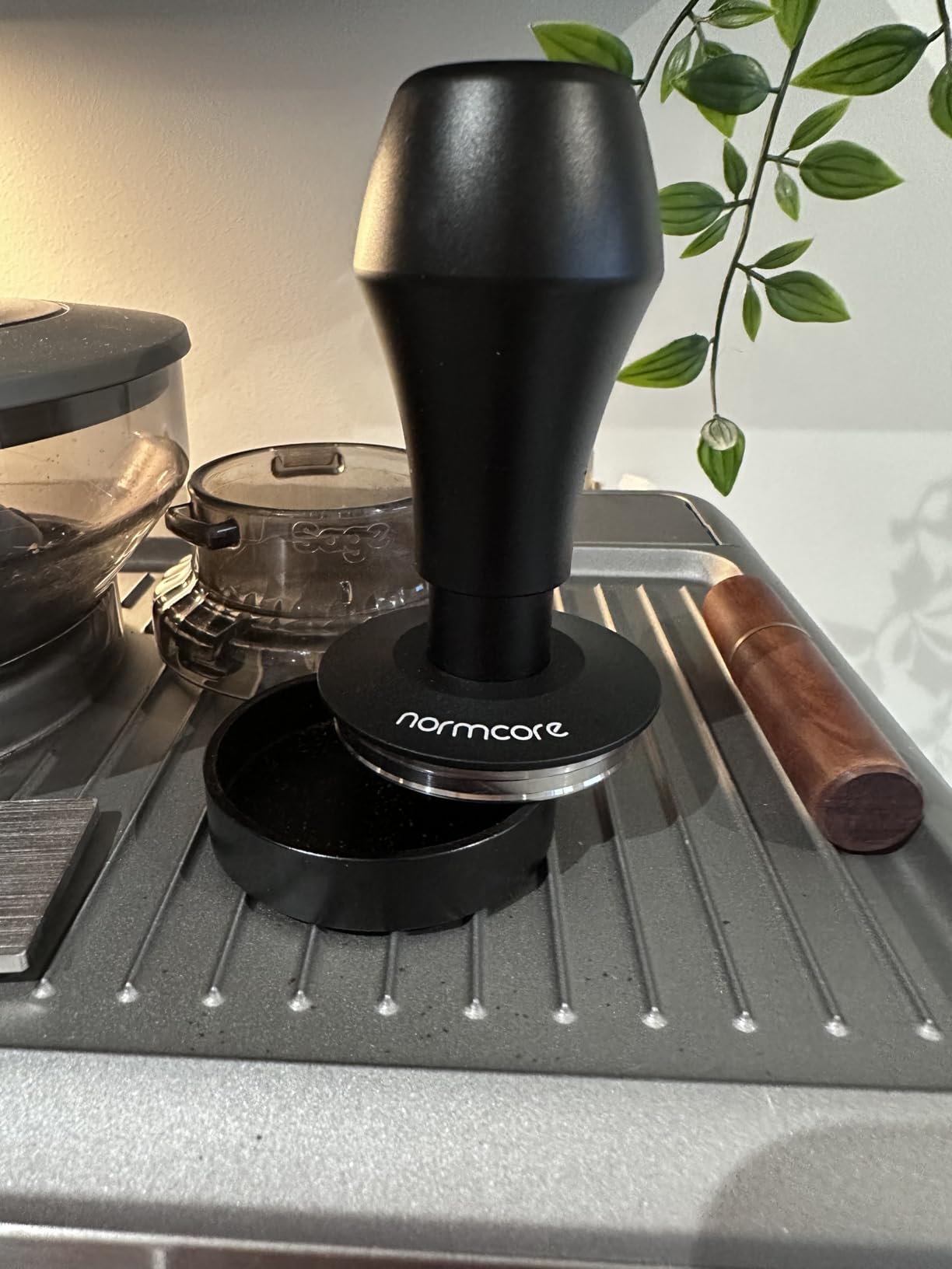 Normcore V4 Coffee Tamper 53.3mm - Spring-Loaded Tamper - Barista Espresso Tamper with 15lb / 25lb / 30lbs Replacement Springs - Anodized Aluminum Handle and Stand - Flat Base, Black customer photo 1