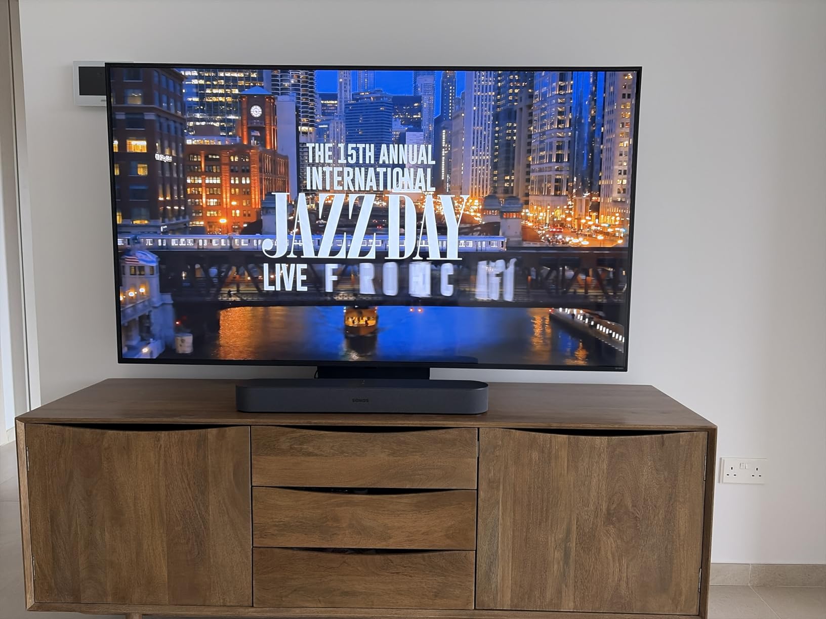 Sonos Beam Gen 2 - Black - Soundbar with Dolby Atmos customer photo 1